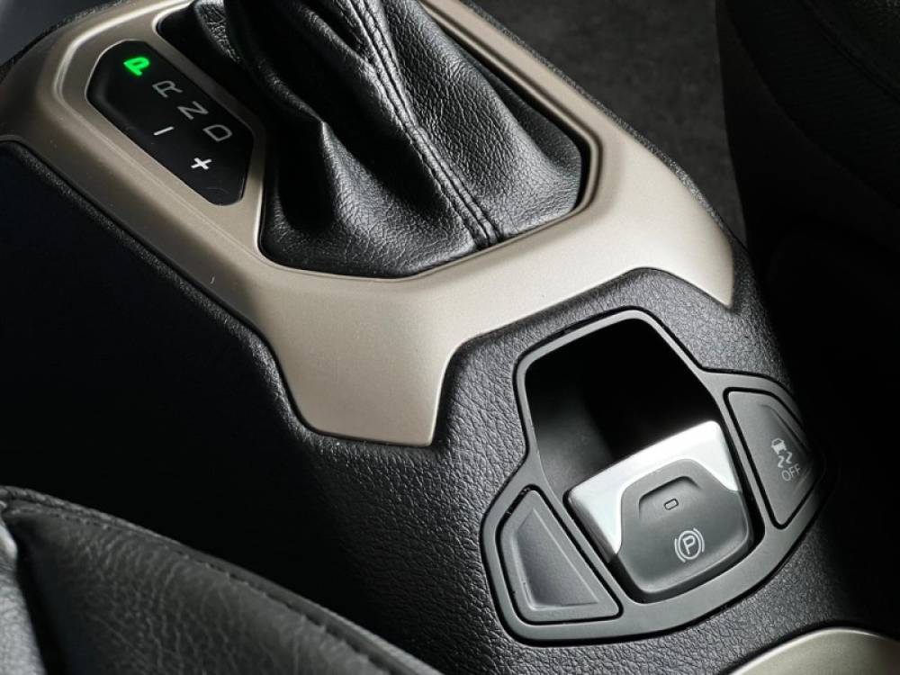 JEEP - RENEGADE - 2015/2016 - Branca - R$ 89.000,00