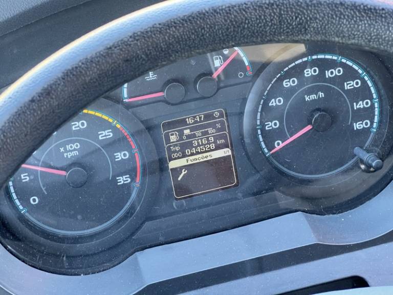 MARCOPOLO - VOLARE - 2019/2020 - Prata - R$ 450.000,00