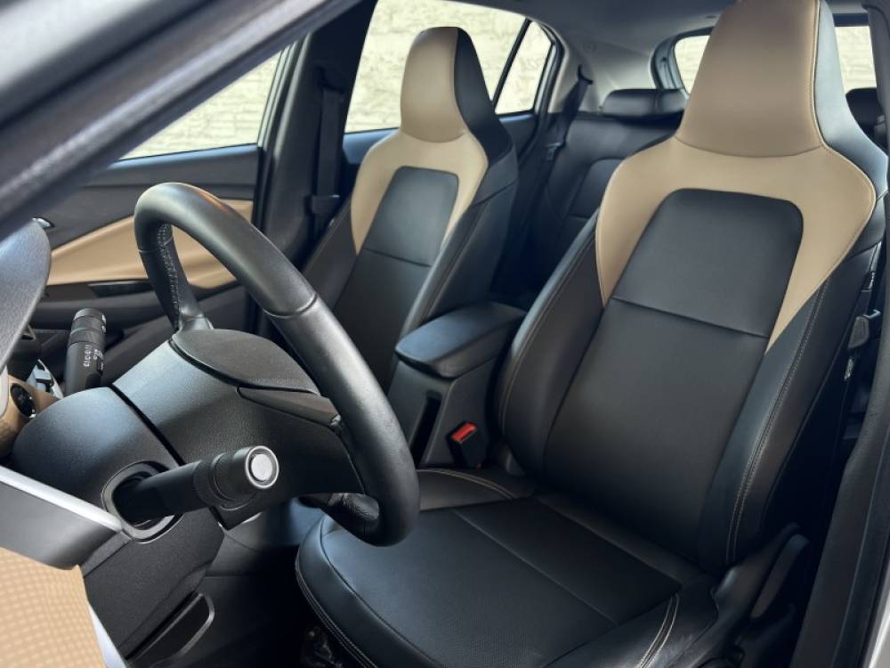 CHEVROLET - ONIX - 2023/2024 - Prata - Sob Consulta