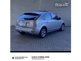 FORD - FOCUS - 2011/2012 - Prata - R$ 65.000,00