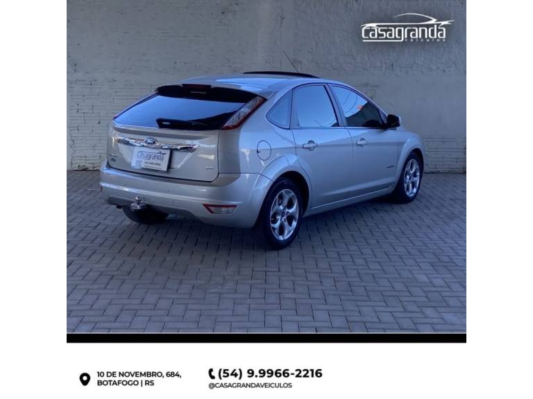 FORD - FOCUS - 2011/2012 - Prata - R$ 65.000,00