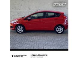 FORD - FIESTA - 2013/2014 - Vermelha - R$ 45.000,00