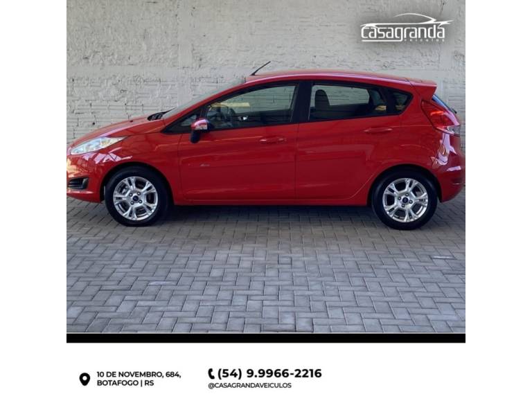 FORD - FIESTA - 2013/2014 - Vermelha - R$ 45.000,00