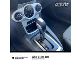 FORD - FIESTA - 2013/2014 - Vermelha - R$ 45.000,00