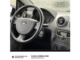FORD - FIESTA - 2005/2005 - Branca - R$ 28.000,00