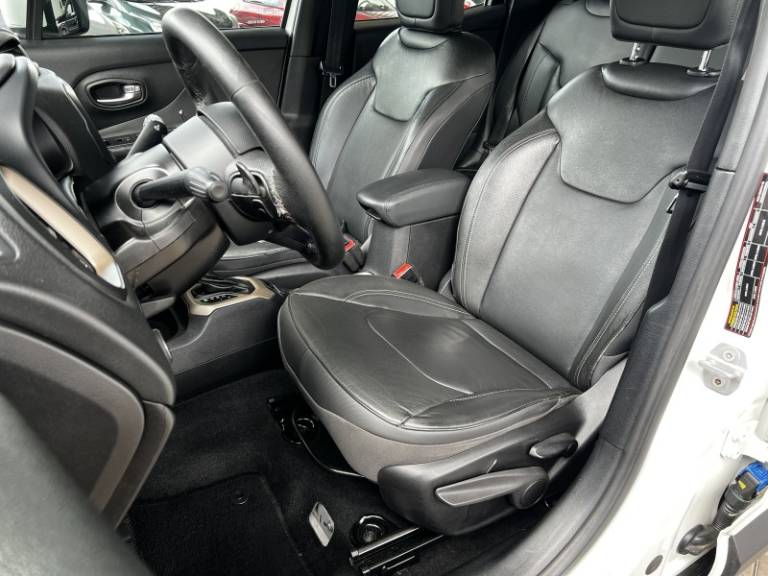 JEEP - RENEGADE - 2015/2016 - Branca - R$ 89.000,00