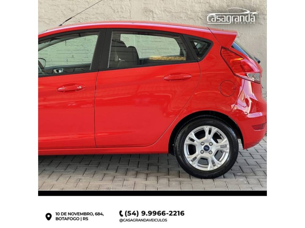 FORD - FIESTA - 2013/2014 - Vermelha - R$ 44.900,00
