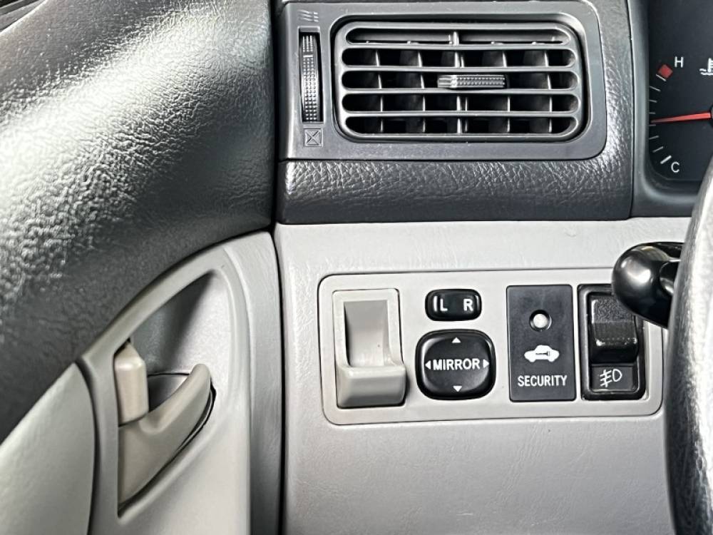 TOYOTA - COROLLA - 2004/2004 - Preta - R$ 42.000,00