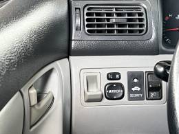 TOYOTA - COROLLA - 2004/2004 - Preta - R$ 42.000,00