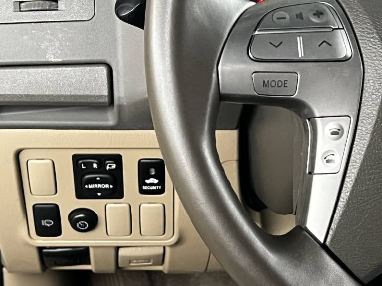 TOYOTA - HILUX SW4 - 2013/2013 - Branca - R$ 145.000,00