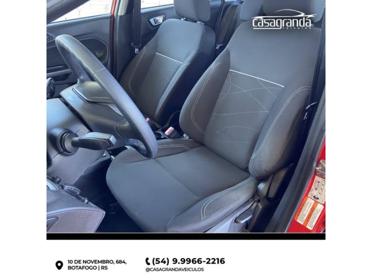 FORD - FIESTA - 2013/2014 - Vermelha - R$ 45.000,00