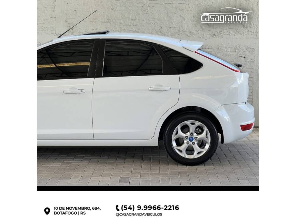 FORD - FOCUS - 2014/2013 - Branca - R$ 58.000,00