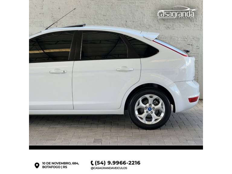 FORD - FOCUS - 2014/2013 - Branca - R$ 58.000,00