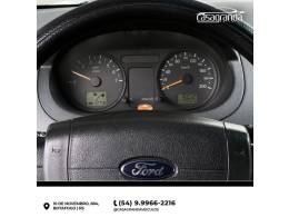 FORD - FIESTA - 2005/2005 - Branca - R$ 28.000,00