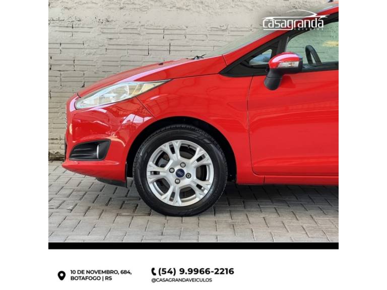 FORD - FIESTA - 2013/2014 - Vermelha - R$ 44.900,00