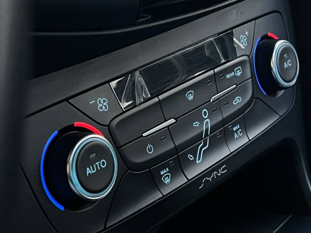 FORD - FOCUS - 2016/2016 - Cinza - R$ 75.900,00