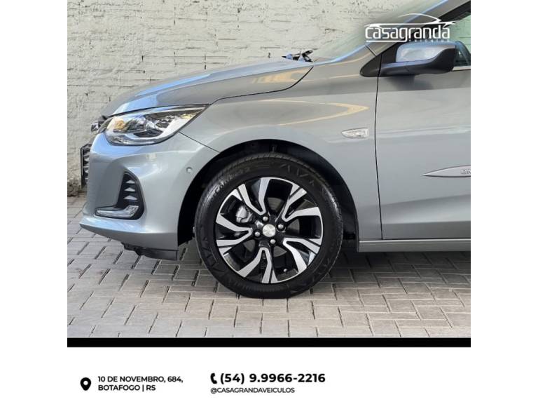 CHEVROLET - ONIX - 2023/2024 - Prata - R$ 97.000,00