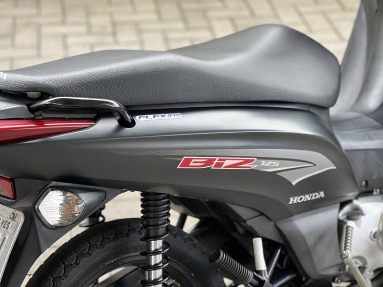 HONDA - BIZ 125 - 2013/2014 - Preta - R$ 13.000,00