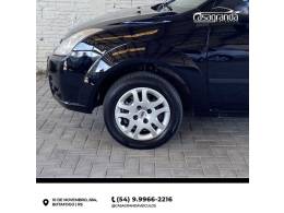 FORD - FIESTA - 2007/2008 - Preta - R$ 27.000,00