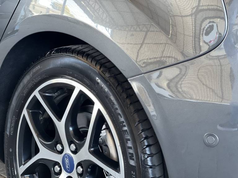 FORD - FOCUS - 2016/2016 - Cinza - R$ 75.900,00