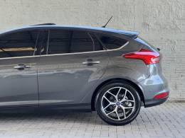 FORD - FOCUS - 2016/2016 - Cinza - R$ 75.900,00