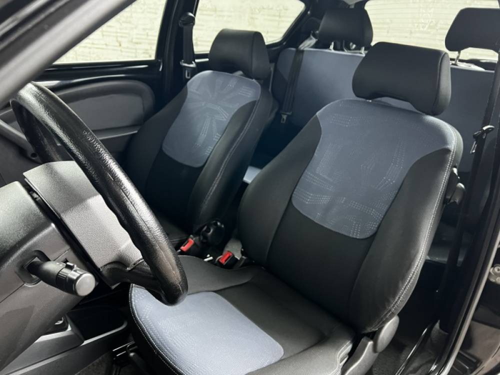 FORD - KA - 2012/2013 - Preta - R$ 32.000,00