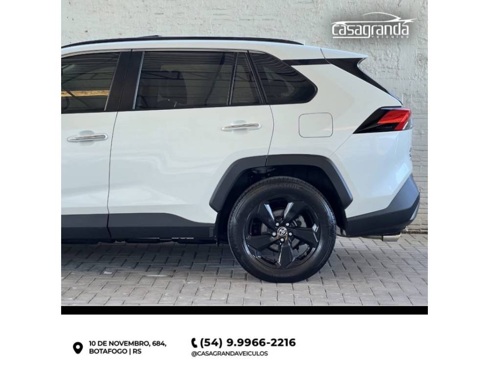 TOYOTA - RAV4 - 2020/2020 - Branca - R$ 210.000,00