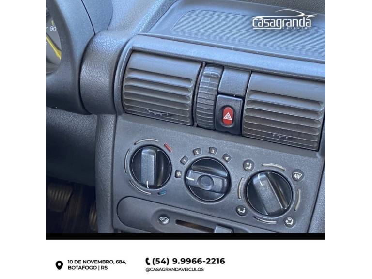 CHEVROLET - CORSA - 1997/1998 - Vermelha - R$ 15.000,00