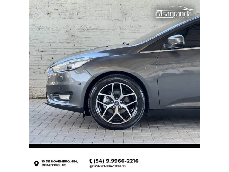 FORD - FOCUS - 2016/2016 - Cinza - R$ 75.900,00
