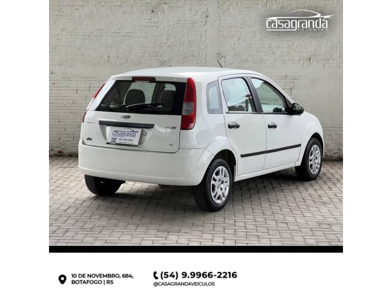 FORD - FIESTA - 2005/2005 - Branca - R$ 28.000,00