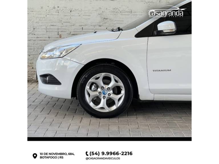 FORD - FOCUS - 2014/2013 - Branca - R$ 58.000,00