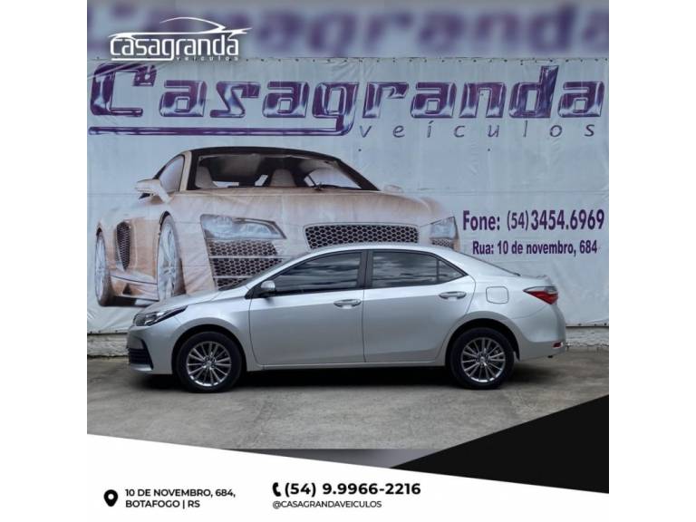 TOYOTA - COROLLA - 2018/2019 - Prata - R$ 89.000,00