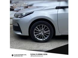 TOYOTA - COROLLA - 2018/2019 - Prata - R$ 89.000,00