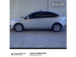 FORD - FOCUS - 2011/2012 - Prata - R$ 65.000,00
