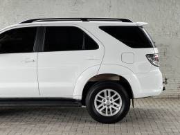 TOYOTA - HILUX SW4 - 2013/2013 - Branca - R$ 145.000,00