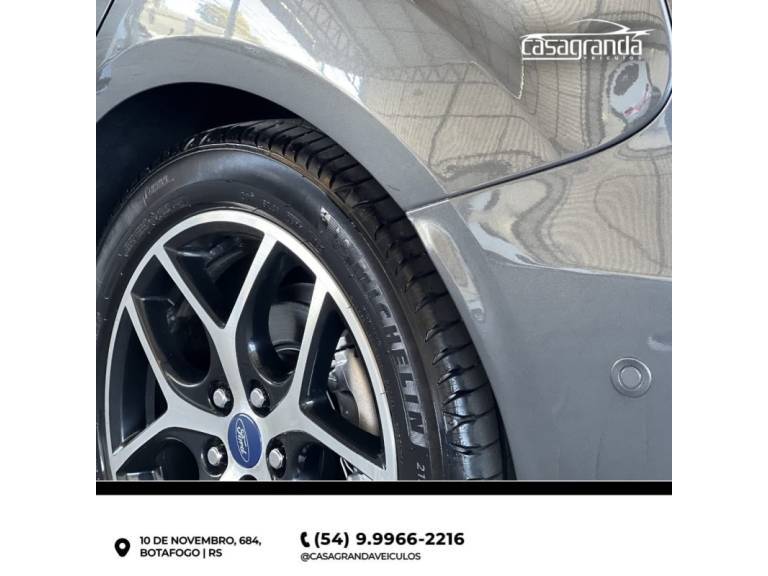 FORD - FOCUS - 2016/2016 - Cinza - R$ 75.900,00