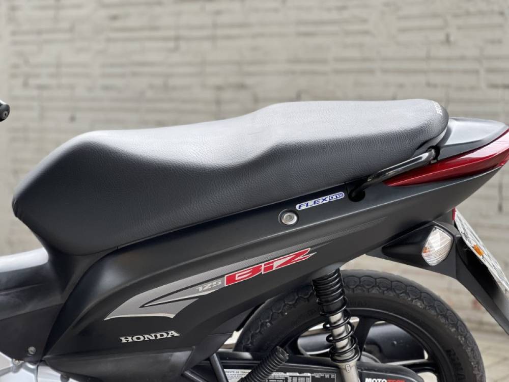 HONDA - BIZ 125 - 2013/2014 - Preta - R$ 13.000,00