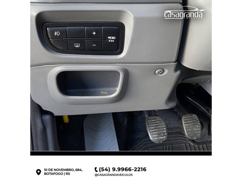 FIAT - PALIO - 2012/2013 - Prata - R$ 42.000,00