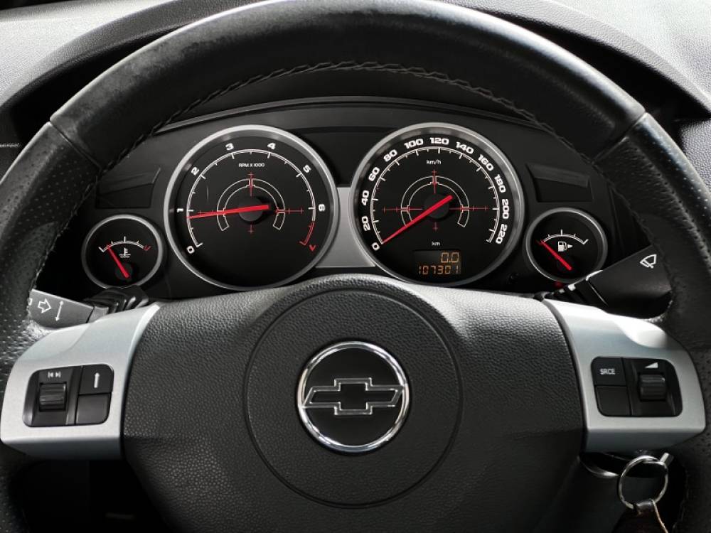 CHEVROLET - VECTRA - 2010/2011 - Cinza - R$ 46.000,00