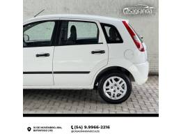 FORD - FIESTA - 2005/2005 - Branca - R$ 28.000,00