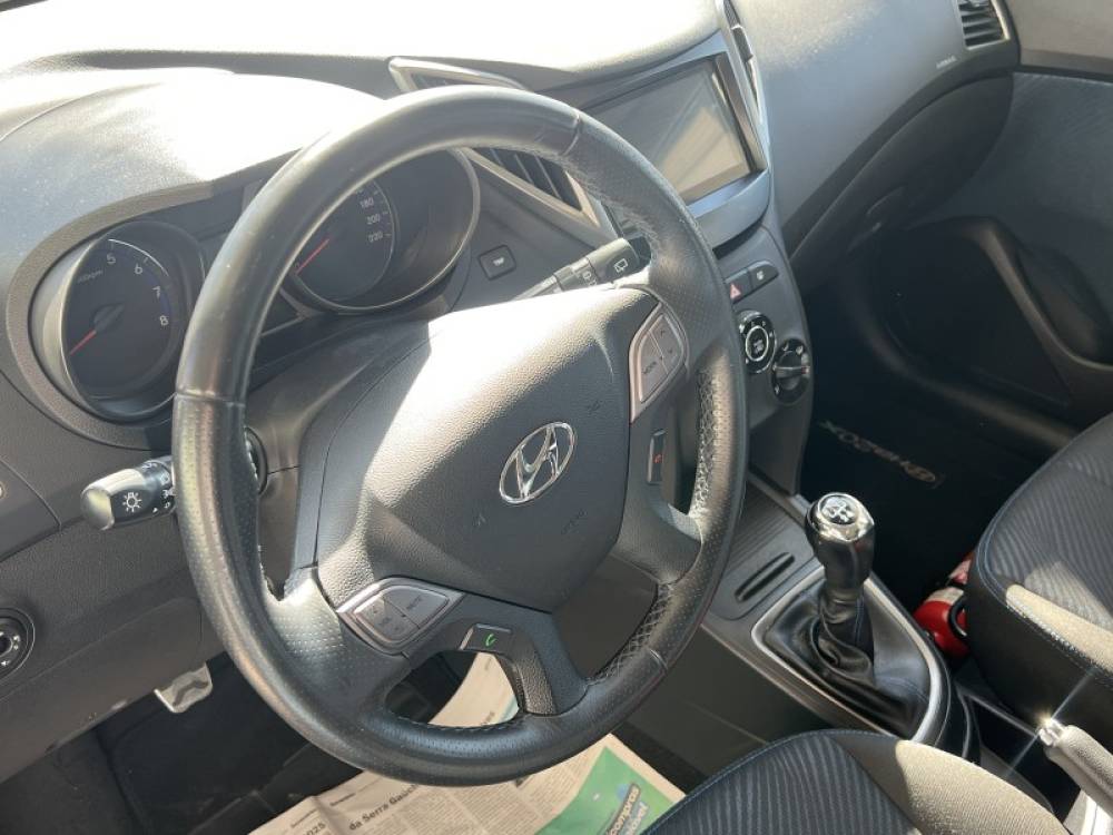 HYUNDAI - HB20X - 2015/2015 - Azul - R$ 58.000,00