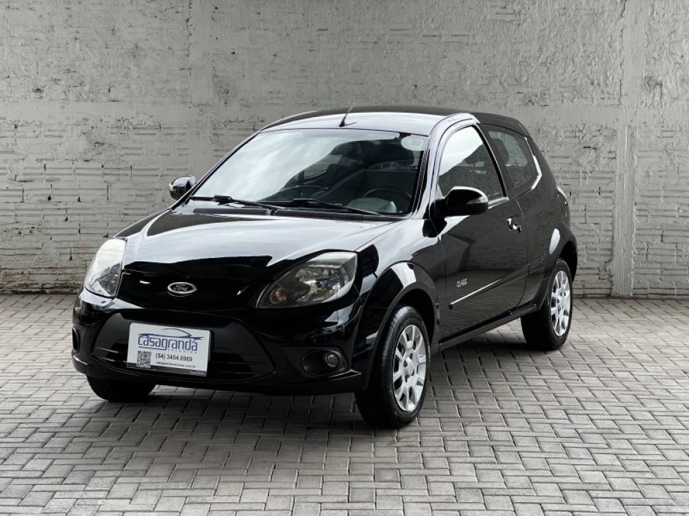 FORD - KA - 2012/2013 - Preta - R$ 32.000,00