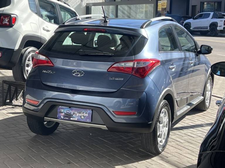 HYUNDAI - HB20X - 2015/2015 - Azul - R$ 58.000,00