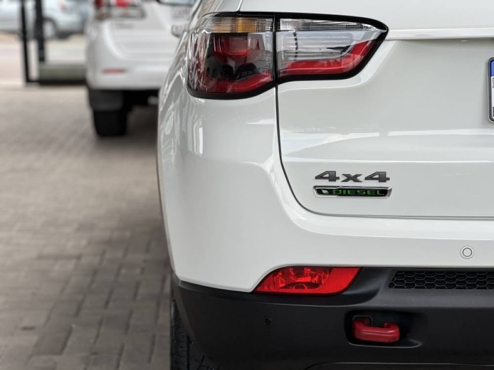 JEEP - COMPASS - 2017/2017 - Branca - R$ 105.000,00