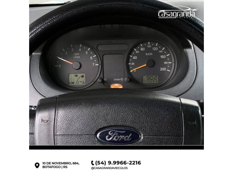 FORD - FIESTA - 2005/2005 - Branca - R$ 28.000,00