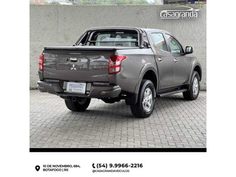 MITSUBISHI - L200 TRITON - 2017/2018 - Marrom - R$ 141.000,00