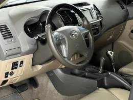 TOYOTA - HILUX SW4 - 2013/2013 - Branca - R$ 145.000,00