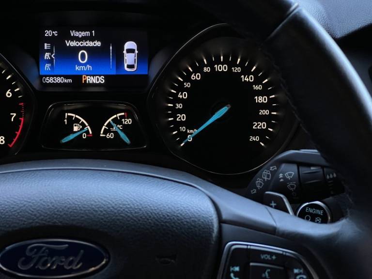 FORD - FOCUS - 2016/2016 - Cinza - R$ 75.900,00