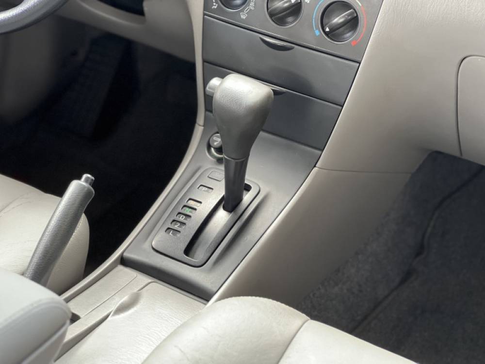 TOYOTA - COROLLA - 2004/2004 - Preta - R$ 42.000,00