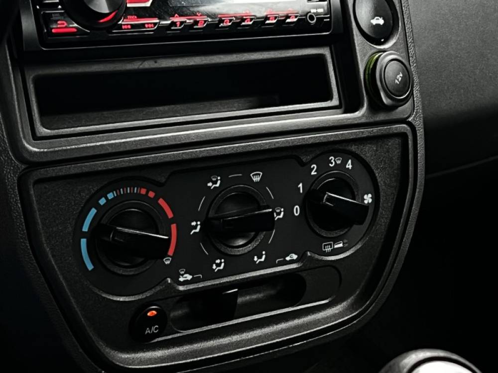 FORD - KA - 2012/2013 - Preta - R$ 32.000,00